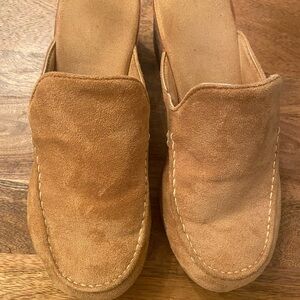 Woman’s Suede Platform Clogs